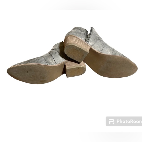 Very G Ankle Booties - Picture 5 of 6